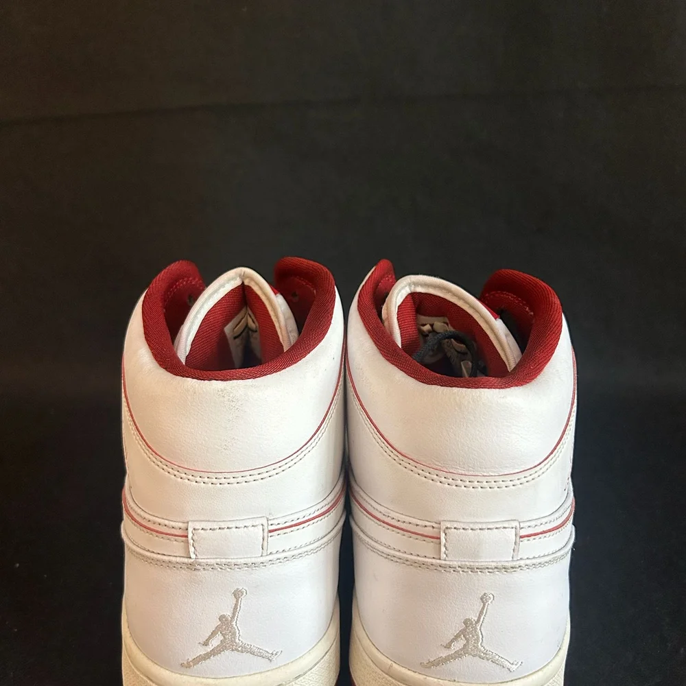 Jordan 1 Retro Mid White Gym Red Black - Size 15 ( 554724-103‎ ) Sneakers
